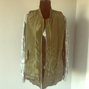 New item: Women’s Bomber Vest